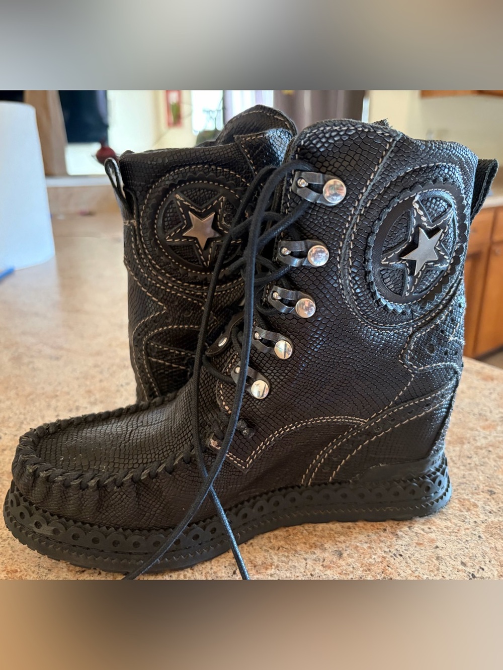*Hard to Find*Women's Black Lace-Up Moccasin Boots With Star Accent